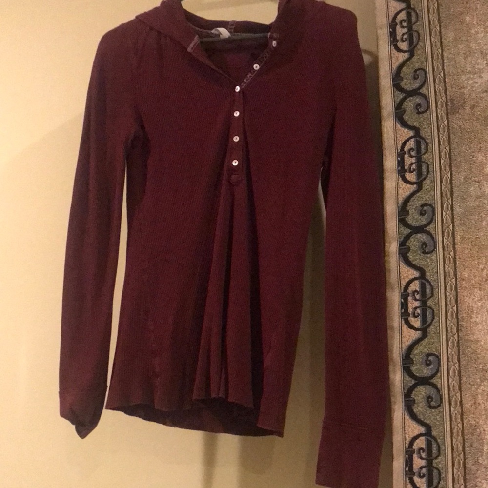 Hoodie maroon top